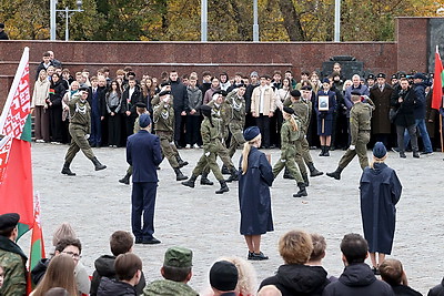 Ежегодно в Могилеве на Вахту Памяти у Вечного огня заступают 650 школьников