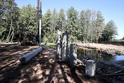 В Гродненском районе возводят новый мост на месте разрушенного ливнями