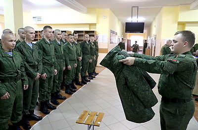 Около 300 новобранцев прибыли для прохождения воинской службы в одно из подразделений 103-й ОВДБР