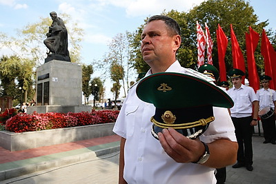 Участники Дня белорусской письменности почтили память защитников и мирных жертв войны