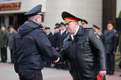 Милиционеры прошли торжественным маршем по центру Гродно