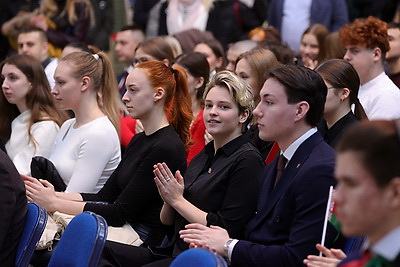 Акулович: если жить по Конституции, мы никогда не будем существовать в \"Параллельных мирах\"