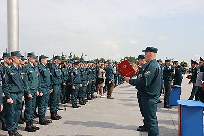 Торжественное мероприятие по случаю Дня пожарной службы прошло на площади Госфлага