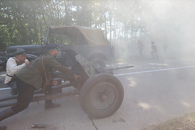 Реконструкцию подвига партизанского отряда \"Разгром\" показали в Минском районе