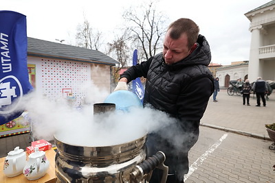 В центре Минска развернулась ярмарка \"Сделано в Тульской области\"