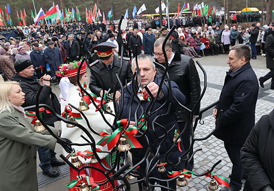 На митинге в Озаричах почтили память жертв лагеря смерти