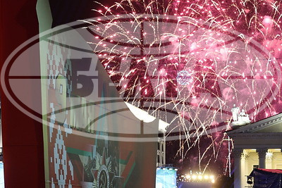 Фейерверк в честь Дня Победы раскрасил небо в Минске
