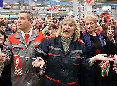 Концерты в цехах. Проект \"Разам працуем, разам спяваем!\" прошел в Орше