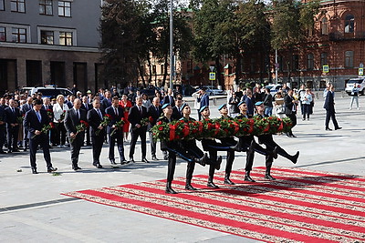 Головченко возложил цветы к памятнику генерал-майору Минигали Шаймуратову