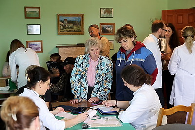 Сотрудники ГомГМУ провели лечебно-консультативный выезд на базе ОАО \"Искра Ветка\"