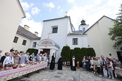 В преддверии Пасхи православные верующие освятили пищу в храмах Беларуси