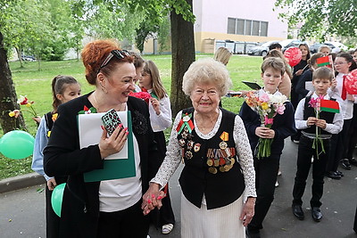 В Гродно в преддверии 9 мая поздравили ветерана ВОВ Валентину Баранову