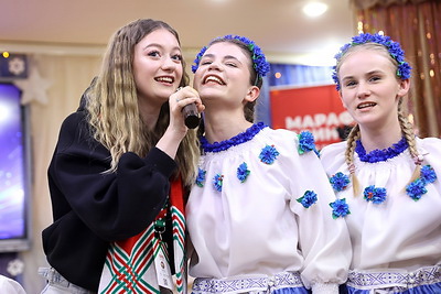 \"К нам приехали друзья\". Организаторы \"Марафона единства\" подарили праздник Мозырскому детскому дому
