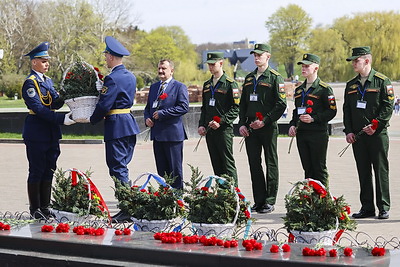 Курсанты военных вузов стран СНГ соревнуются в Бресте в знании военной истории