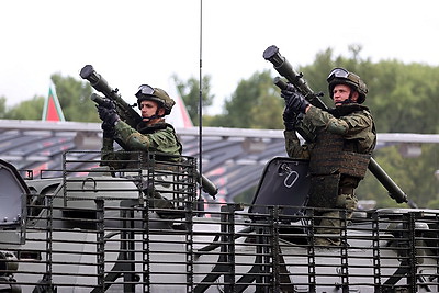 Военный парад в честь Дня Независимости прошел в Минске