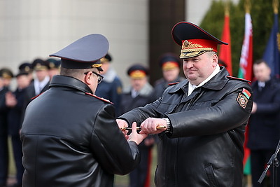 Милиционеры прошли торжественным маршем по центру Гродно