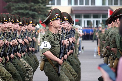 Белорусские военные готовятся к военному параду