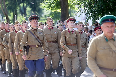 Атмосферу последнего мирного дня 1941-го воссоздали в Бресте