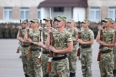 Белорусские военные готовятся к военному параду