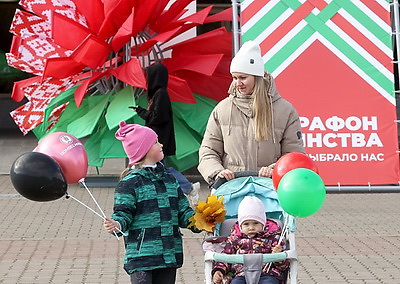 Это все мое родное: городской квест проходит на \"Марафоне единства\" в Гомеле