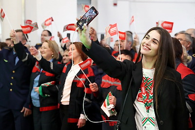 \"Разам працуем, разам спяваем!\": проект \"Марафона единства\" проходит в Барановичах