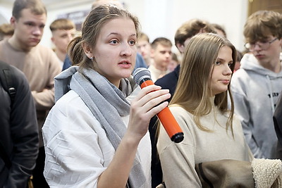 Не пойти дорогой разрушения! Акулович - студентам: \"Берегите страну!\"