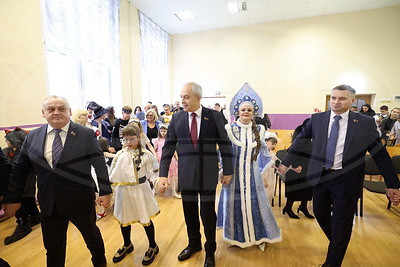 Визитная карточка социально ориентированного государства и мост между поколениями. Сергеенко об акции \"Наши дети\"