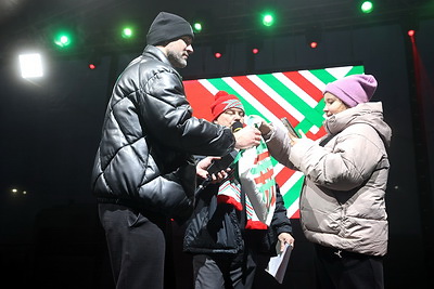 \"Марафон единства\": акция \"Я желаю в Новый год...\" и концерт \"Мы вместе\" прошли в Мозыре