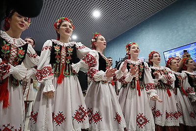 Белорусские паралимпийцы вернулись в Минск из Парижа