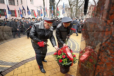 В Бресте почтили память погибших при исполнении сотрудников милиции