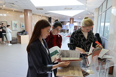 В Национальной библиотеке презентовали литературно-художественное издание к 80-летию освобождения Беларуси