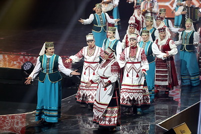 \"Время выбрало нас\": красочный концерт \"Марафона единства\" проходит в Барановичах