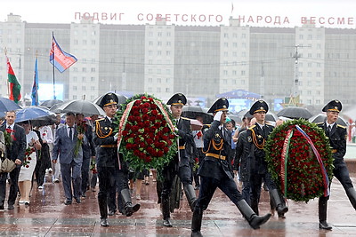 Церемония возложения цветов к Вечному огню состоялась в Витебске