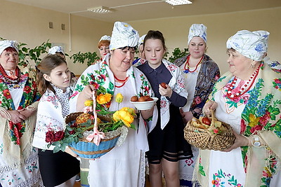 Пасхальные традиции: в агрогородке Обольцы выпекают куличи по старинному рецепту