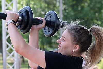 Яркое зрелище и спортивный задор: конкурс силачей прошел в Могилеве