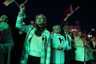 Жители Гродно присоединились к акции \"Споем День Победы вместе!\"