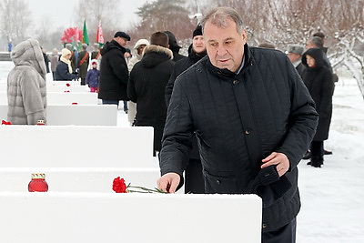 Головченко открыл музей \"Детям - жертвам войны\" в Красном Береге