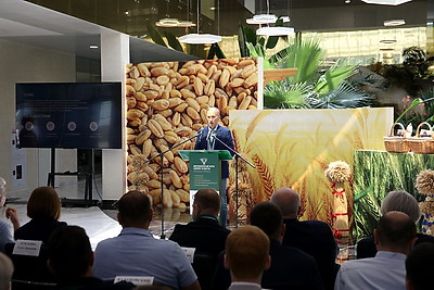 В БНБК открылся второй биотехнологический форум Союзного государства