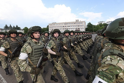 Белорусские военные готовятся к военному параду