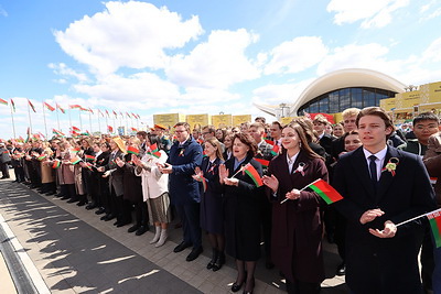 Лукашенко: традиция чествования важнейших символов суверенной Беларуси стала поистине всенародной