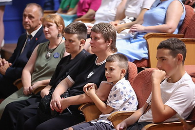 Акцию \"Соберем детей в школу\" для переселенцев из Украины провели в Минске