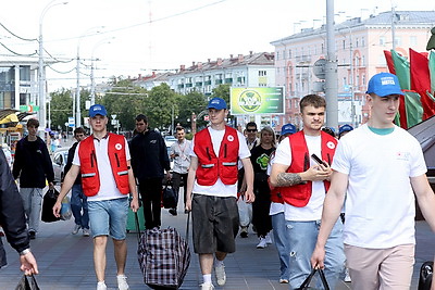 Ребята из Донбасса на пути домой после реабилитации в белорусском санатории побывали в Гомеле