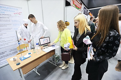 Около 120 учреждений образования представлены на выставке \"Образование и карьера\" в Минске