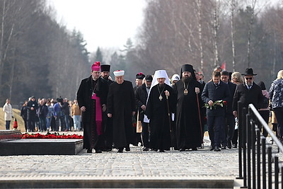 В Беларуси отдают дань памяти жителям деревни Хатынь