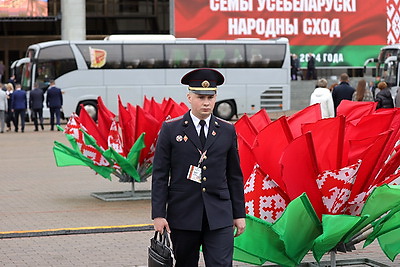 Делегаты из всех регионов Беларуси прибывают в Минск для участия в ВНС