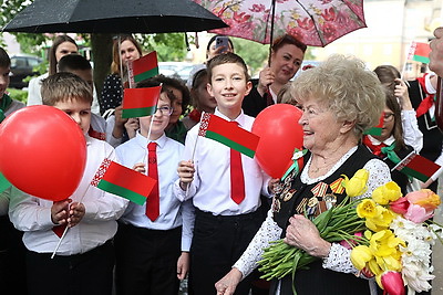 В Гродно в преддверии 9 мая поздравили ветерана ВОВ Валентину Баранову