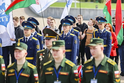 Курсанты военных вузов стран СНГ соревнуются в Бресте в знании военной истории