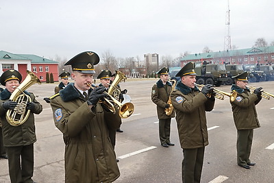 Новую военную технику передали витебским и брестским десантникам