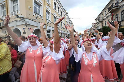 Красочное шествие представителей 35 национальностей прошло в Гродно