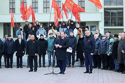 Возложение цветов к памятнику Ленина состоялось на площади Независимости в Минске